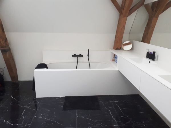 Steri badkamerrenovatie bad